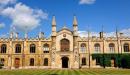 أين تقع جامعة كامبريدج البريطانية؟