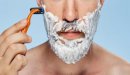 طريقة إزالة شعر الوجه بالموس والفازلين