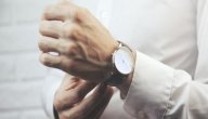 لماذا قد يرتدي بعض الرجال ساعات لا تعمل؟