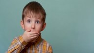 الألفاظ البذيئة عند الأطفال: الأسباب والعلاج