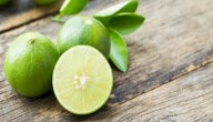 فوائد الليمون الأخضر: هل يحميك من حصى الكلى؟