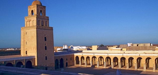 من هو الذي بنى مدينة القيروان