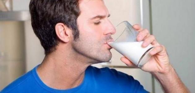 فوائد شرب اللبن على الريق