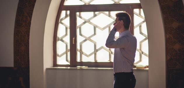 حكم الصلاة وقت الاذان