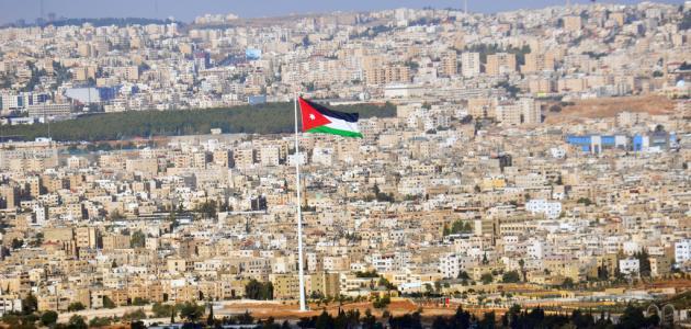 اين تقع الزرقاء اين تقع الزرقاء