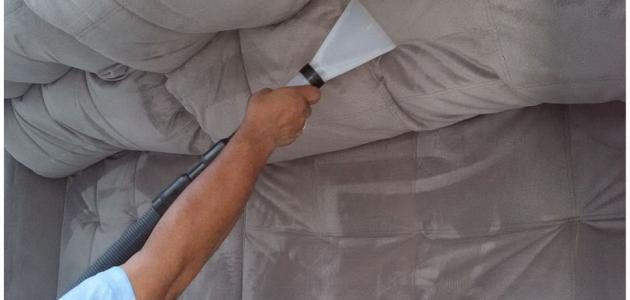 أفضل الطرق الفعالة لإزالة بقع الحبر من الكنب