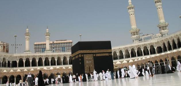أول من طاف بالبيت الحرام