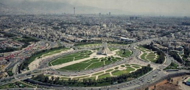 كم تبلغ مساحة ايران