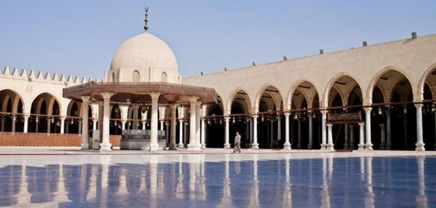 أول جامع أقيم في مصر