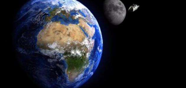 بعد القمر عن الأرض