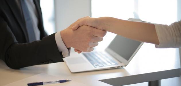 كيف يختار أصحاب الأعمال موظفيهم