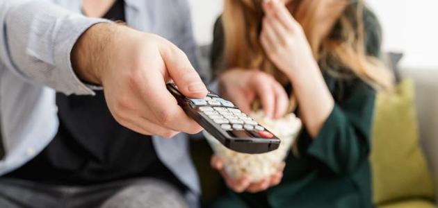 علامات تخبرك بأنها لا تثق بك