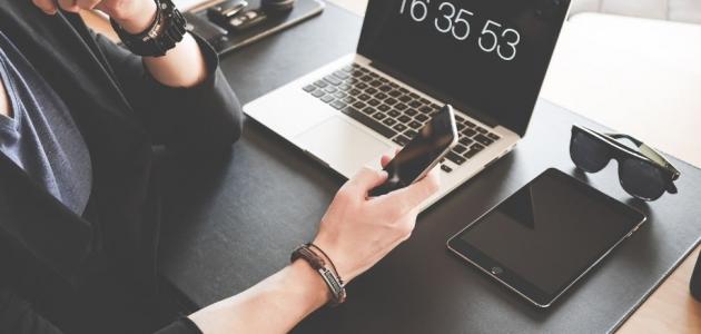 تقنية جديدة بمزايا عديدة: طريقة مشاركة شاشة الهاتف مع الآخرين