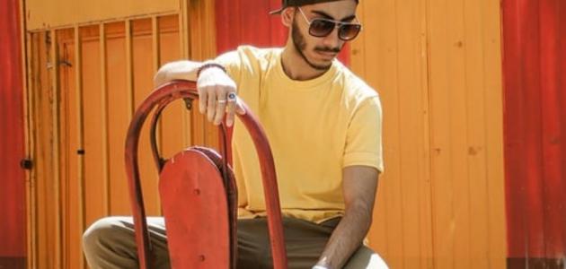 كيف تبدو جذابا باللون الأصفر؟