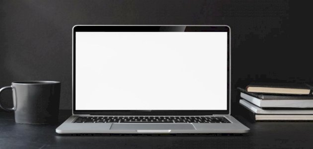 هل يمكنني تنظيف شاشة اللابتوب بالماء؟
