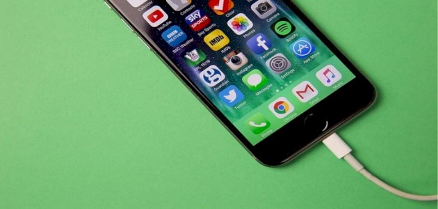 8 أسباب وراء نفاذ بطارية هاتفك بسرعة