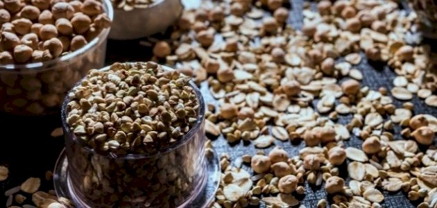 ما الفرق بين الحبوب الكاملة والحبوب المكررة؟