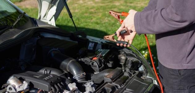 طريقة فحص بطارية السيارة بنفسك