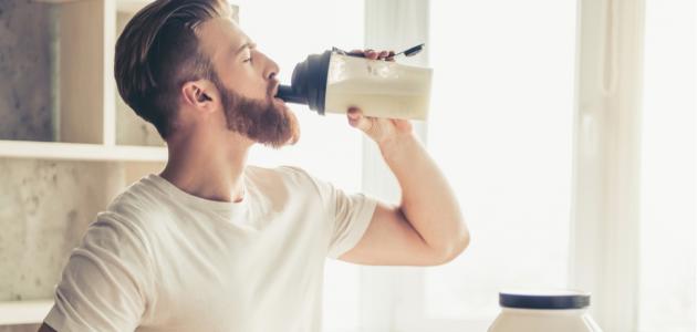 أفضل 9 مشروبات بروتين لكمال الأجسام