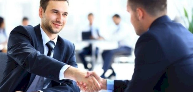 هل تعطي الآخرين انطباعا خاطئا؟ أفضل الطرق لإعطاء انطباع أول صحيح