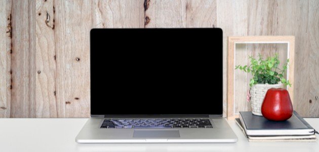ما أسباب ظهور شاشة اللابتوب باللون الأسود؟