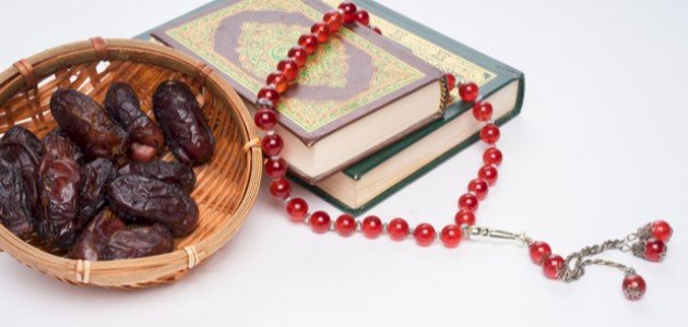ما حكم صيام يوم الجمعة؟