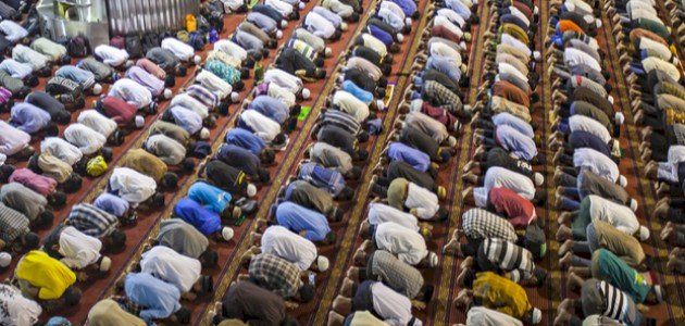 مذاهب العلماء في حكم صلاة العيدين