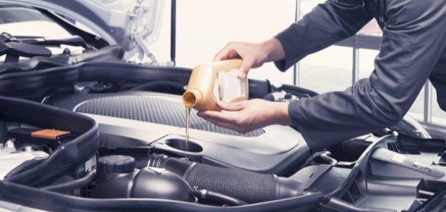 وجود ماء في زيت المحرك: الأسباب والمخاطر