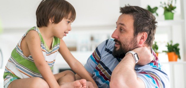 كيف تتعامل مع أسئلة الأطفال المحرجة؟