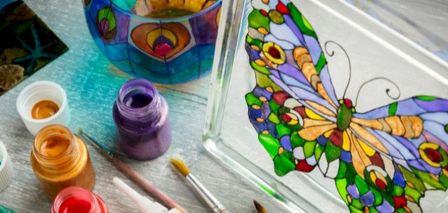 تعرف أكثر على فن الرسم على الزجاج