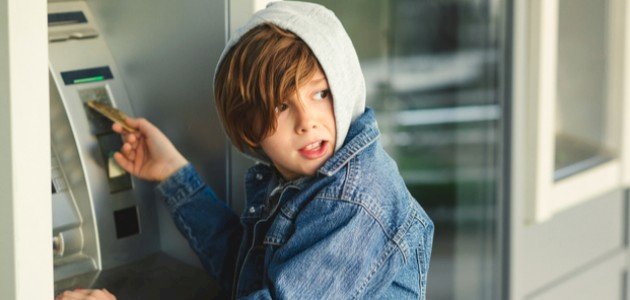 السرقة عند الأطفال: الأسباب والعلاج