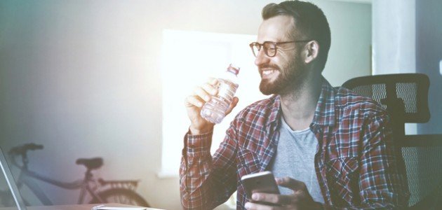 أفضل برامج التذكير بشرب الماء للأندرويد والآيفون