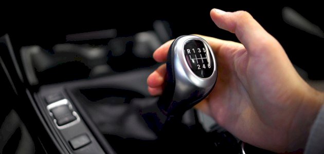 هل يمكن تحويل السيارة من مانيوال إلى أوتوماتيك؟ إليك الإجابة