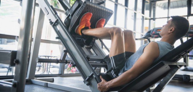 تمارين الدفع بالأرجل: أهميتها وطرق أدائها