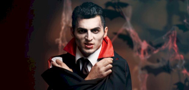 أحداث فيلم بليد: بين البشرية ومصاصي الدماء!