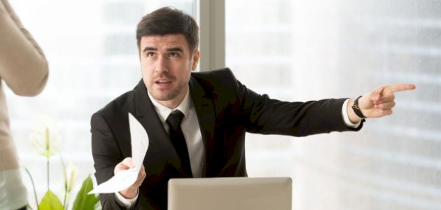 كيف تتعامل مع زميل العمل المؤذي؟