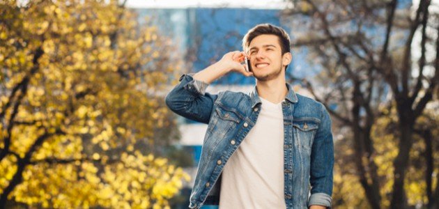 ابسط اسباب السعادة سماع صوت من تحب
