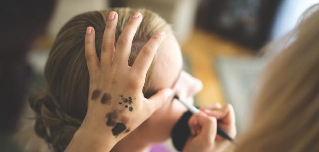 طريقة وضع مكياج العين