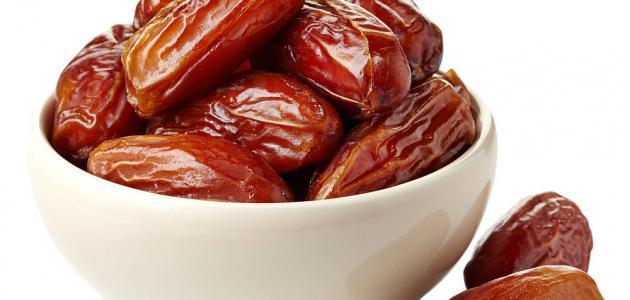 فوائد التمر والحليب للبشره