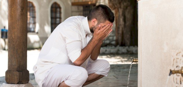 شرح حديث من غسل واغتسل