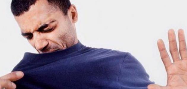 طرق التخلص من رائحة العرق