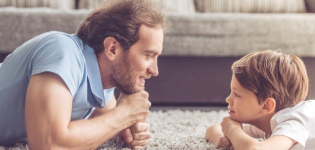 مظاهر عناية الوالدين بالطفل