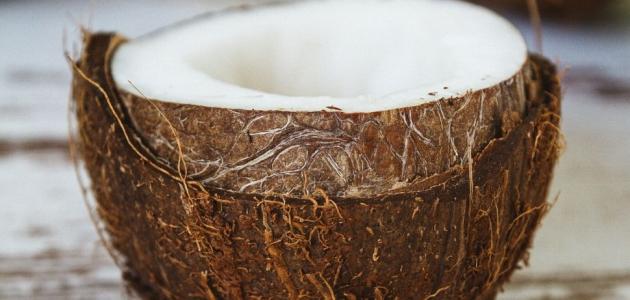 طريقة فتح جوز الهند